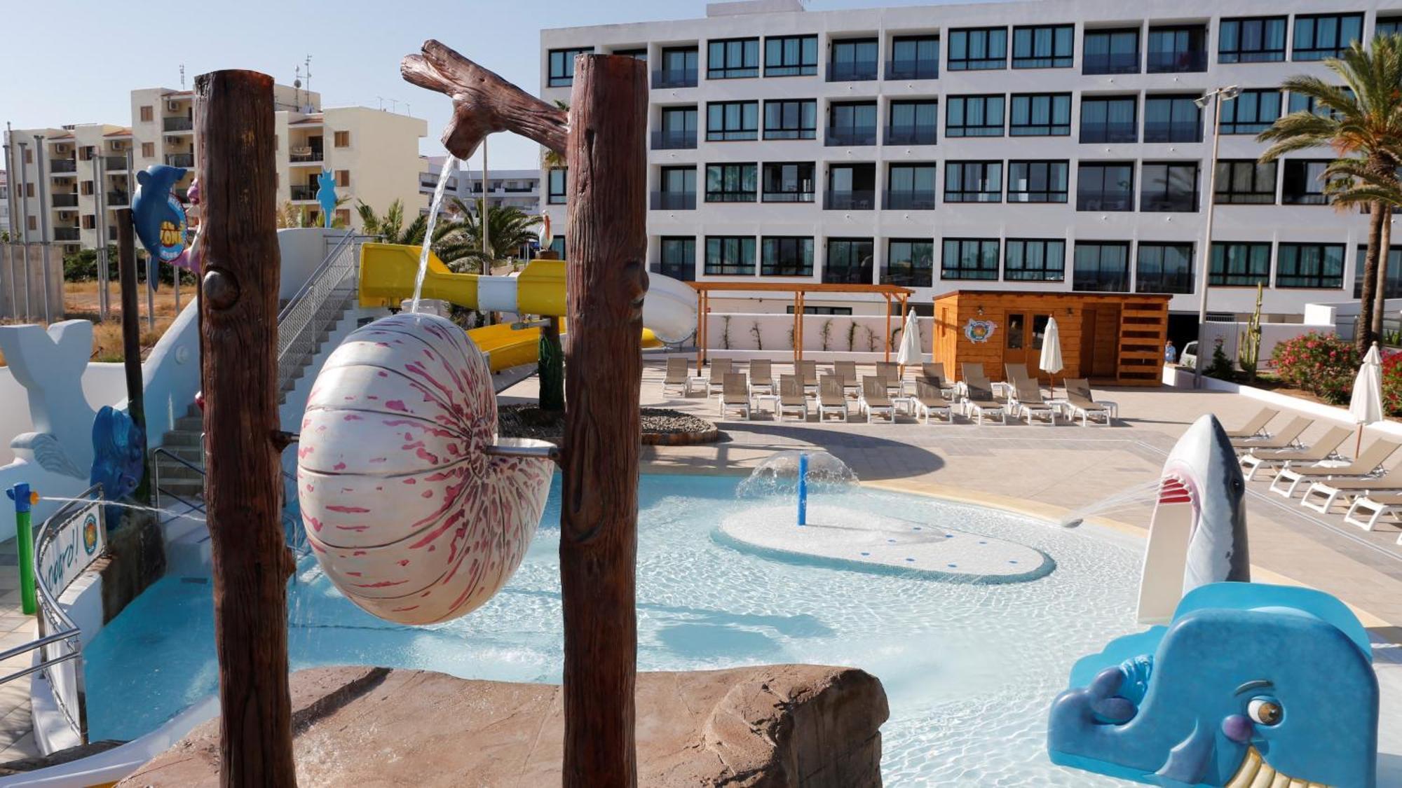 Marvell Club Hotel & Apartments San Antonio  Exterior photo